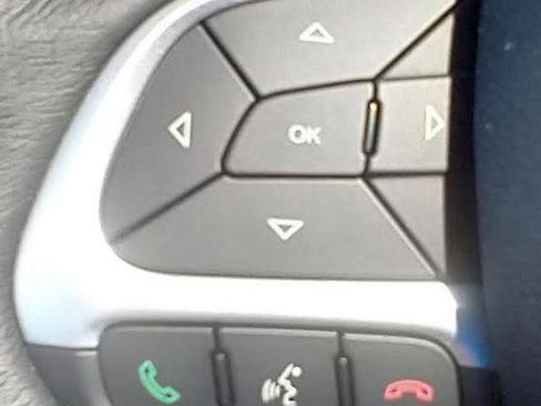 Used 2020 Jeep Renegade Latitude w/ Cold Weather Group image 26