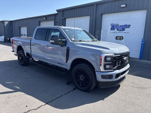 New 2025 Ford F250 Lariat w/ Lariat Ultimate Package AWD/4WD image 2