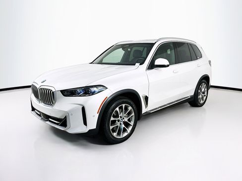 Used 2024 BMW X5 sDrive40i w/ Premium Package image 3