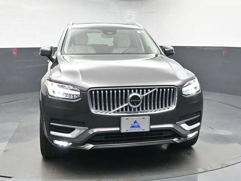 Used 2024 Volvo XC90 B5 Plus w/ Protection Package AWD/4WD image 2