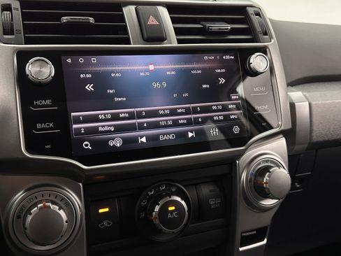 Used 2018 Toyota 4Runner SR5 Premium image 17