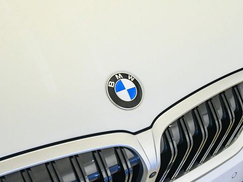 Used 2026 BMW 330i xDrive Sedan w/ Premium Package AWD/4WD image 8