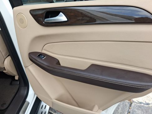 Used 2018 Mercedes-Benz GLE 350 image 34