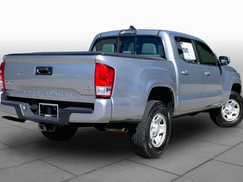 Used 2016 Toyota Tacoma SR w/ Towing Package AWD/4WD image 13