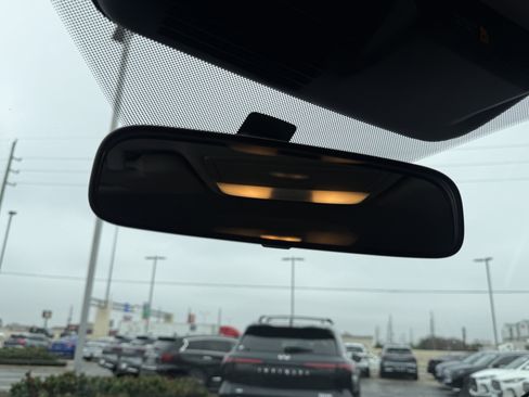 Used 2024 Mitsubishi Outlander SE image 25