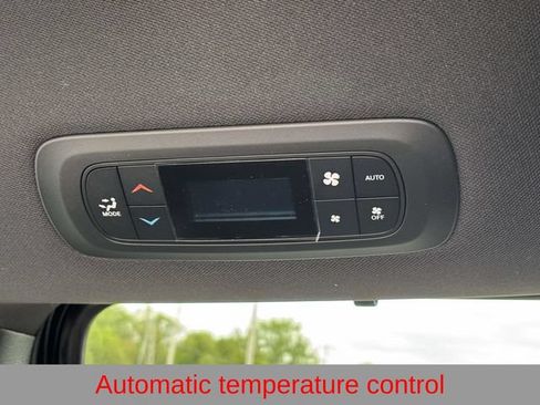 New 2027 Chrysler Pacifica Select FWD image 12
