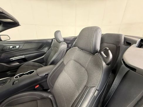 Used 2024 Ford Mustang Convertible RWD image 5