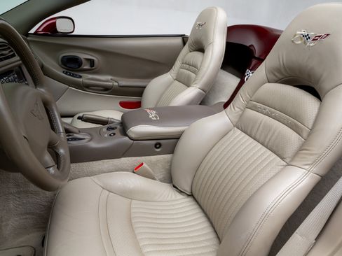 Used 2003 Chevrolet Corvette 50th Anniversary Edition w/ Preferred Equipment Group1 image 24