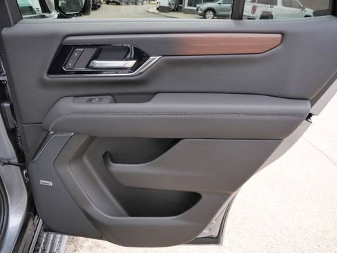 New 2026 GMC Yukon Denali w/ Sun & Power Step Package AWD/4WD image 32