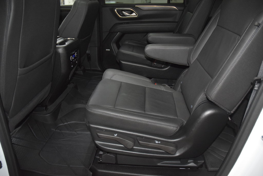Used 2024 Chevrolet Suburban Z71 w/ Luxury Package AWD/4WD image 43