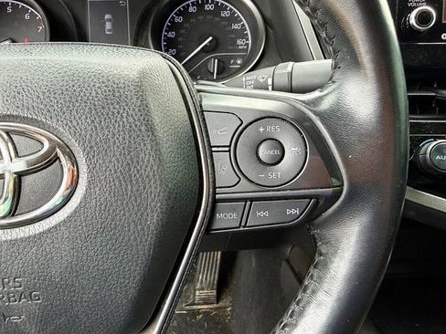 Used 2022 Toyota Camry SE FWD image 18