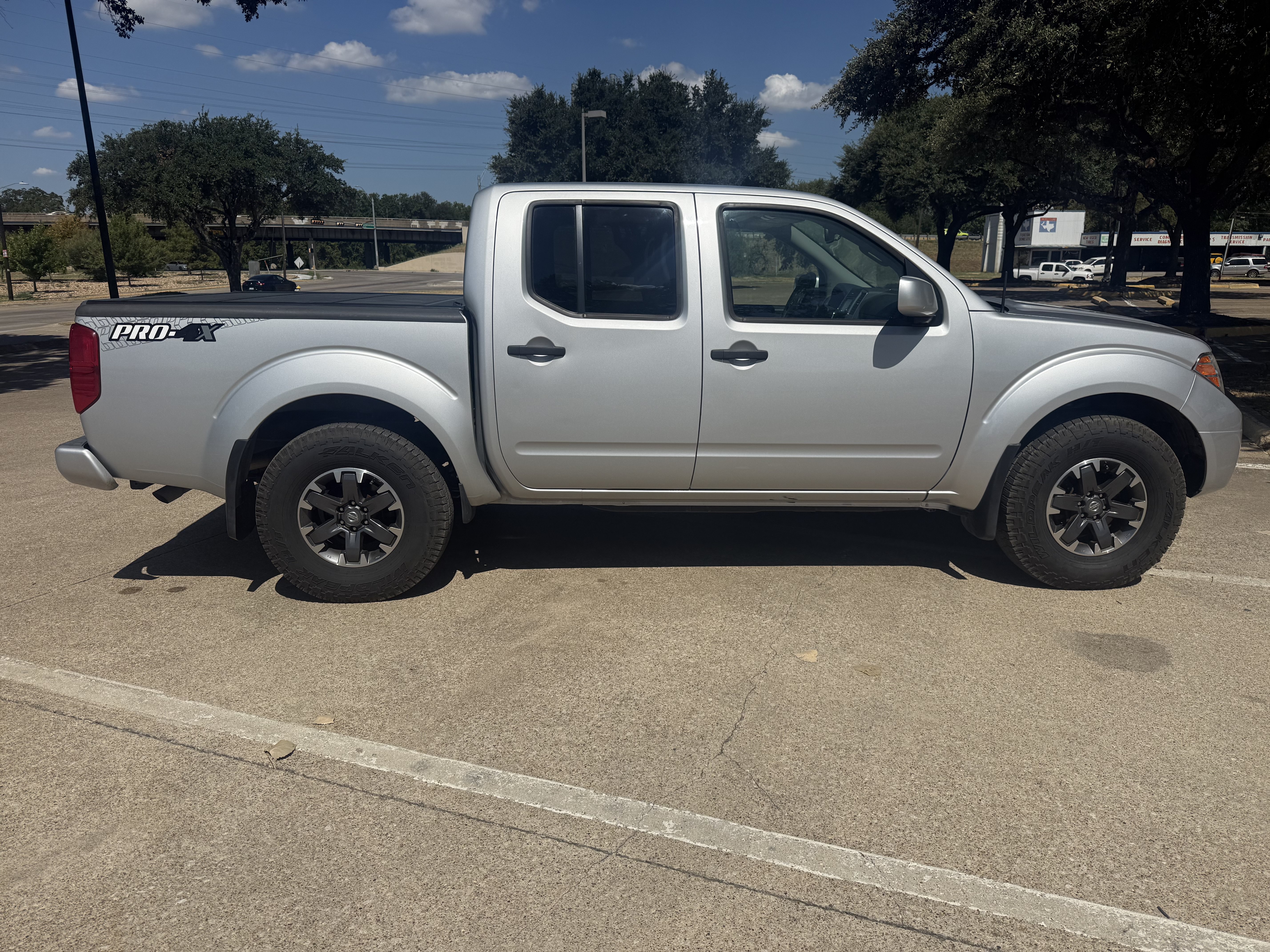 Used 2018 Nissan Frontier PRO-4X AWD/4WD image 4