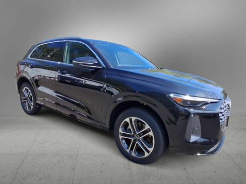 New 2025 Audi Q5 Premium image 2