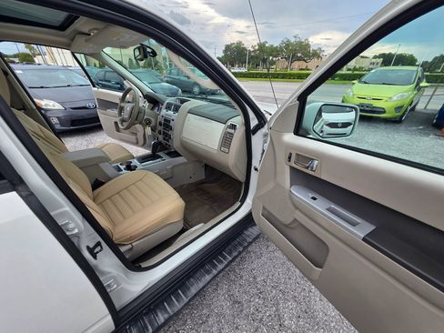 Used 2010 Mercury Mariner Premier FWD image 19