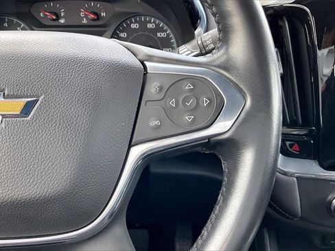 Used 2022 Chevrolet Traverse LT image 11