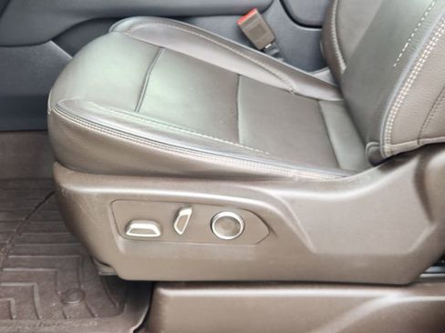 Used 2023 GMC Yukon XL Denali AWD/4WD image 24