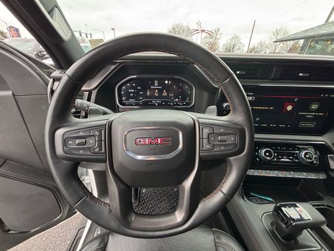 Used 2023 GMC Sierra 1500 AT4 w/ Technology Package AWD/4WD image 15