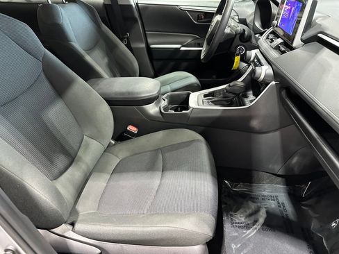 Certified 2024 Toyota RAV4 LE AWD/4WD image 17