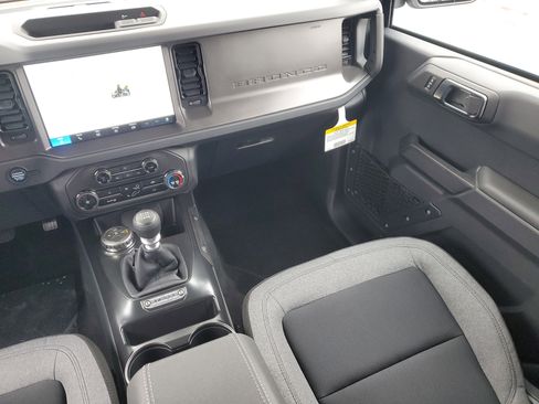 New 2025 Ford Bronco 4-Door image 15