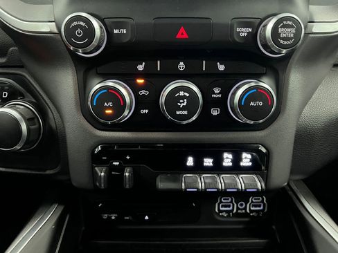Used 2019 RAM 1500 Big Horn AWD/4WD image 16