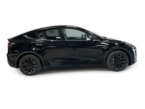 Certified 2023 Tesla Model Y Long Range AWD/4WD image 7