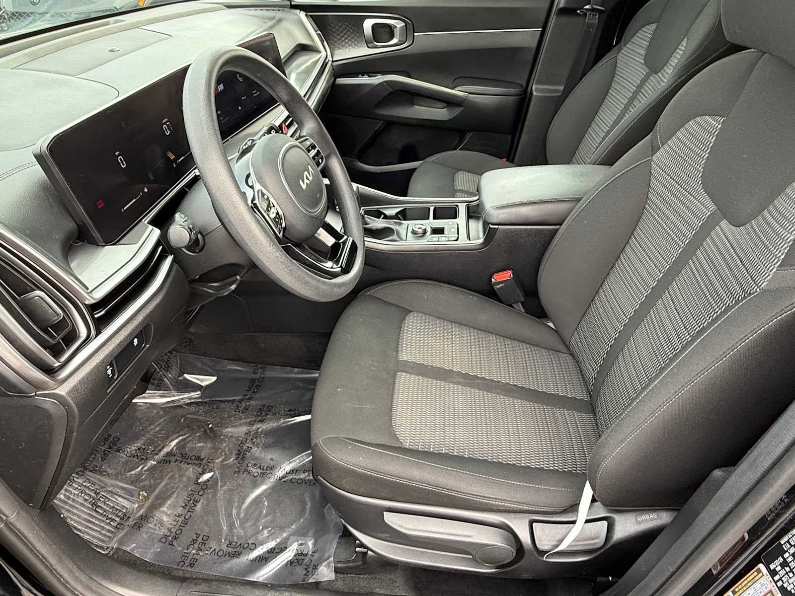 Used 2025 Kia Sorento LX FWD image 13