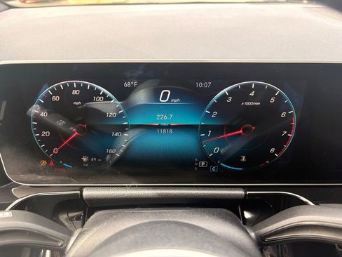 Used 2021 Mercedes-Benz GLA 250 4MATIC image 35