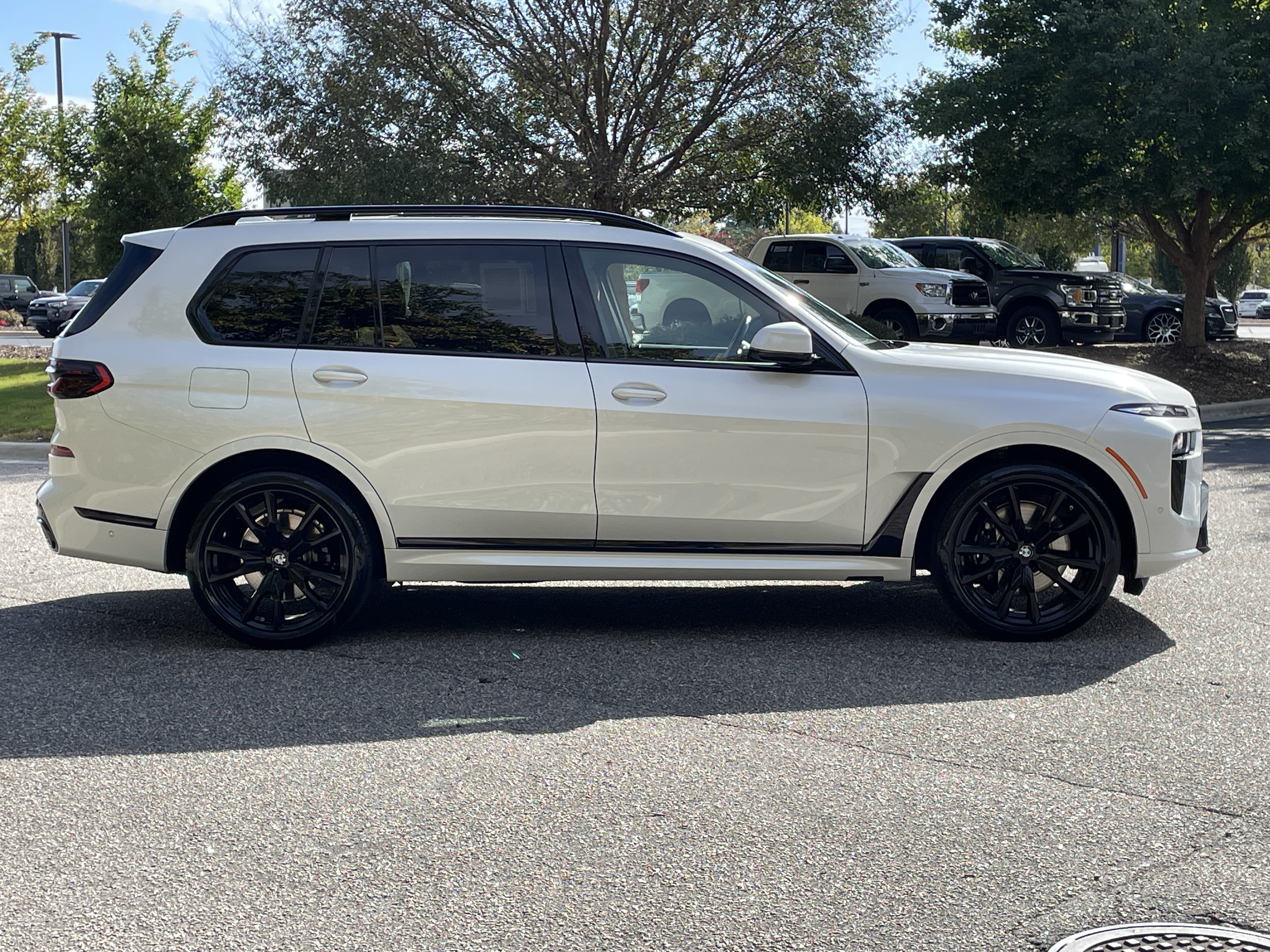 Used 2025 BMW X7 xDrive40i w/ M Sport Package AWD/4WD image 10
