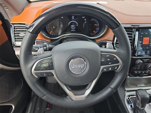 Used 2020 Jeep Grand Cherokee Overland image 13