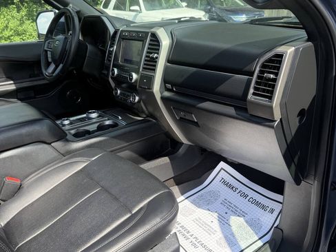 Used 2020 Ford Expedition XLT w/ Equipment Group 202A AWD/4WD image 29