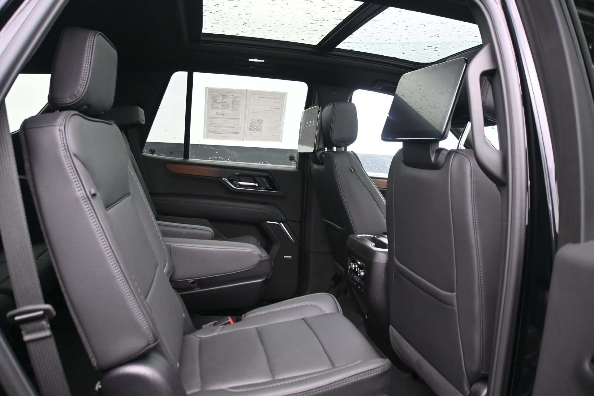 Used 2025 GMC Yukon Denali w/ Denali Reserve Package AWD/4WD image 14