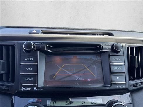 Used 2017 Toyota RAV4 XLE FWD image 12