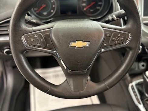 Used 2017 Chevrolet Cruze LT image 20