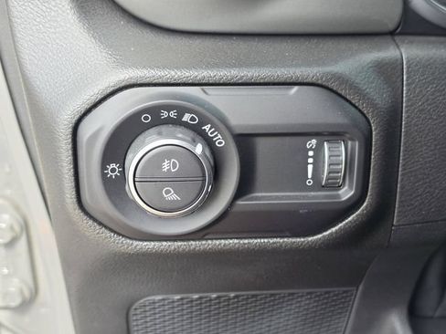Used 2023 Jeep Gladiator Overland w/ LED Lighting Group AWD/4WD image 28