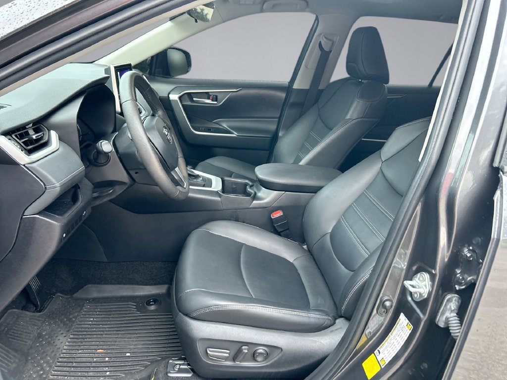 Used 2024 Toyota RAV4 XLE Premium FWD image 11