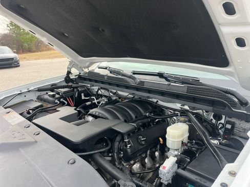 Used 2018 Chevrolet Silverado 1500 High Country image 11