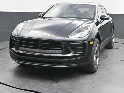 New 2025 Porsche Macan image 6