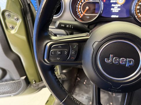 Used 2021 Jeep Wrangler Sport AWD/4WD image 15