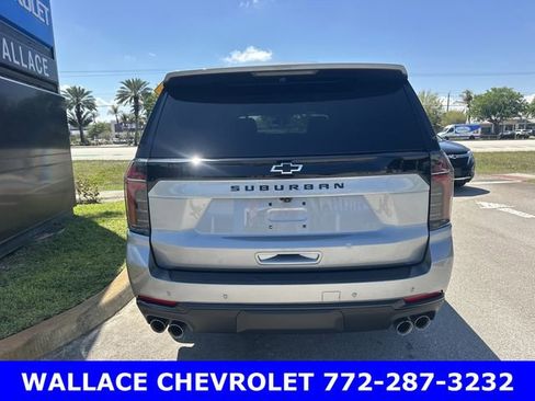 Certified 2025 Chevrolet Suburban Z71 image 7