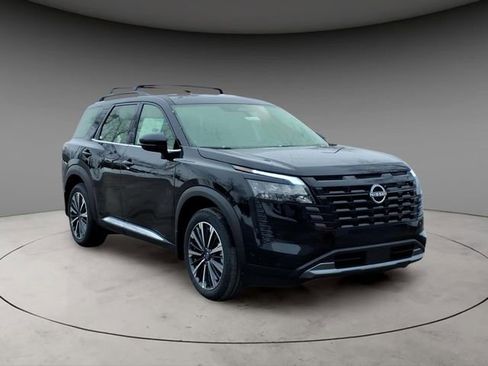 New 2026 Nissan Pathfinder Platinum image 14