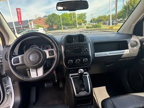 Used 2017 Jeep Compass Latitude AWD/4WD image 15