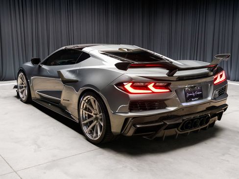 Used 2024 Chevrolet Corvette Z06 RWD image 34