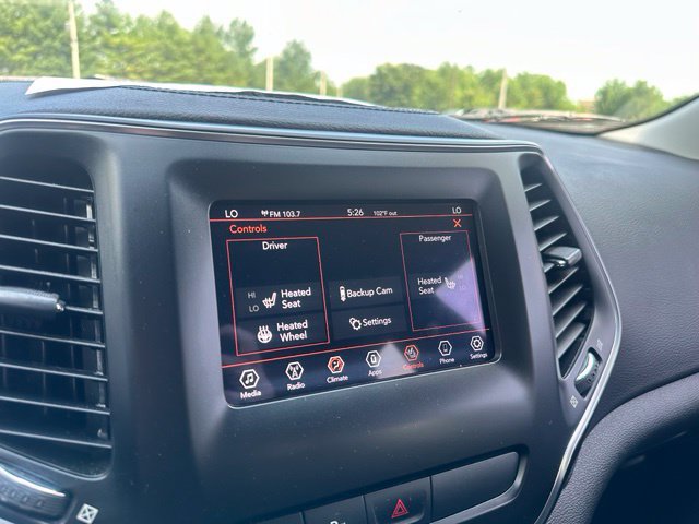 Used 2020 Jeep Cherokee Latitude Plus AWD/4WD image 36