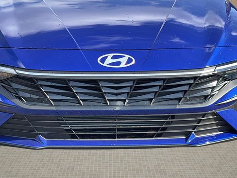 Certified 2025 Hyundai Elantra Sport image 17