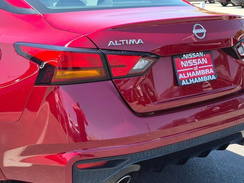 Certified 2024 Nissan Altima 2.5 SR FWD image 9