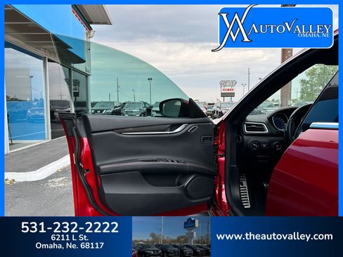 Used 2017 Maserati Ghibli S Q4 AWD/4WD image 14
