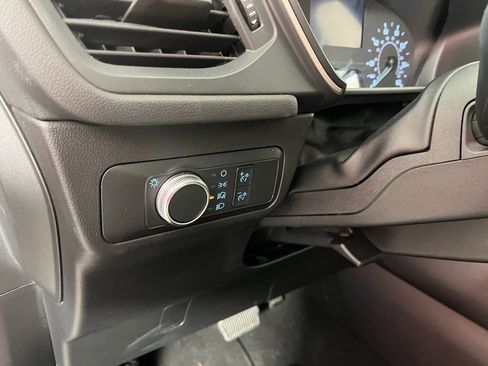 Used 2022 Ford Escape SE w/ SE Sport Appearance Package FWD image 25