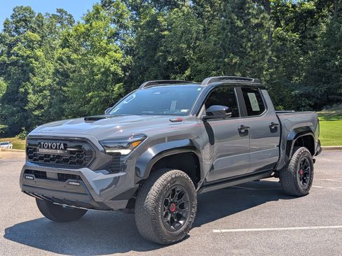 Used 2024 Toyota Tacoma TRD Pro AWD/4WD image 5