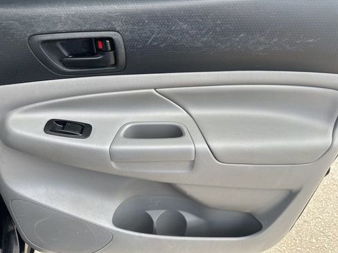 Used 2014 Toyota Tacoma w/ TRD Off-Road Package image 26