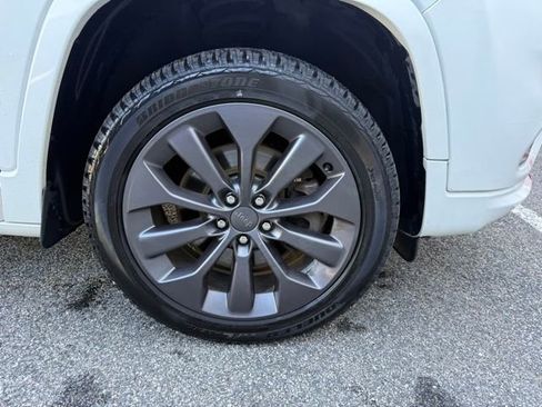 Used 2019 Jeep Cherokee High Altitude image 23